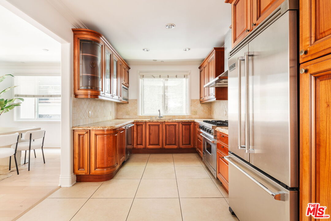 11749 Goshen Ave Unit: 201