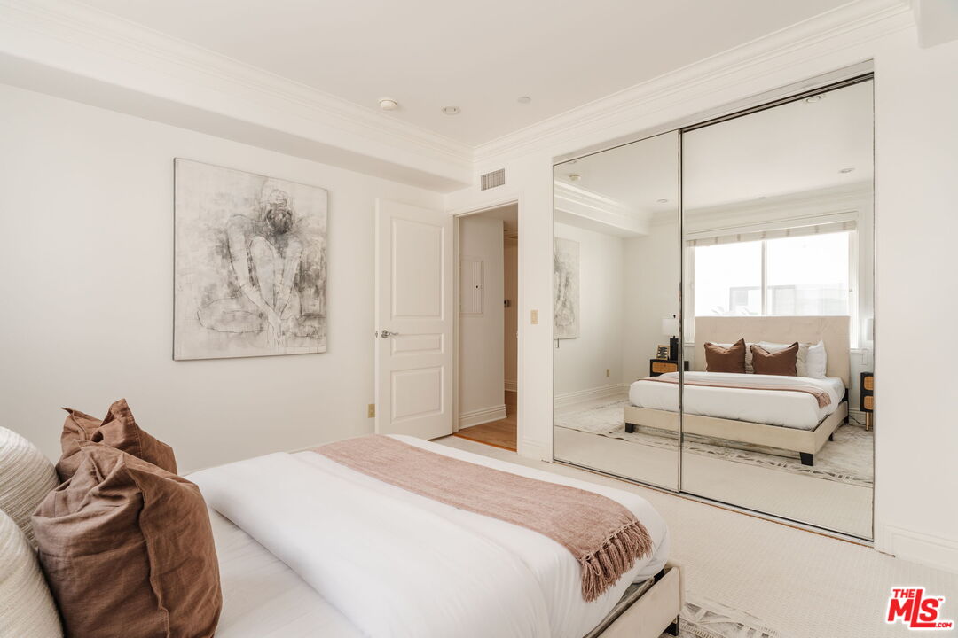 11749 Goshen Ave Unit: 201
