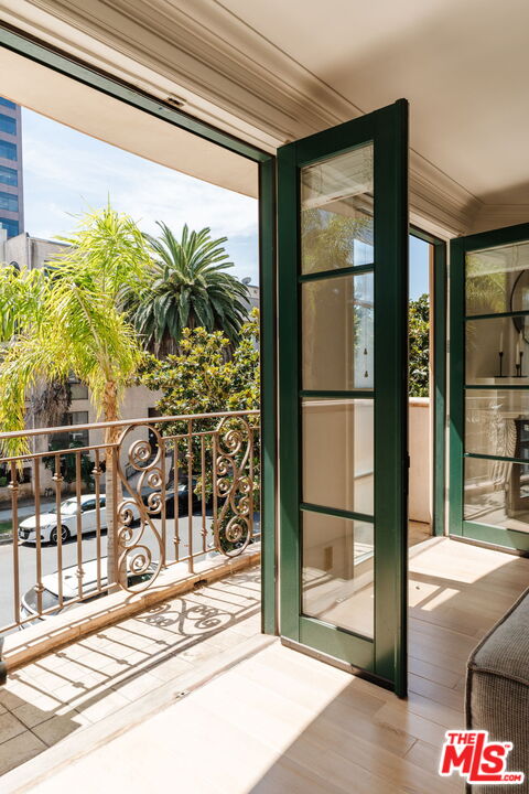11749 Goshen Ave Unit: 201