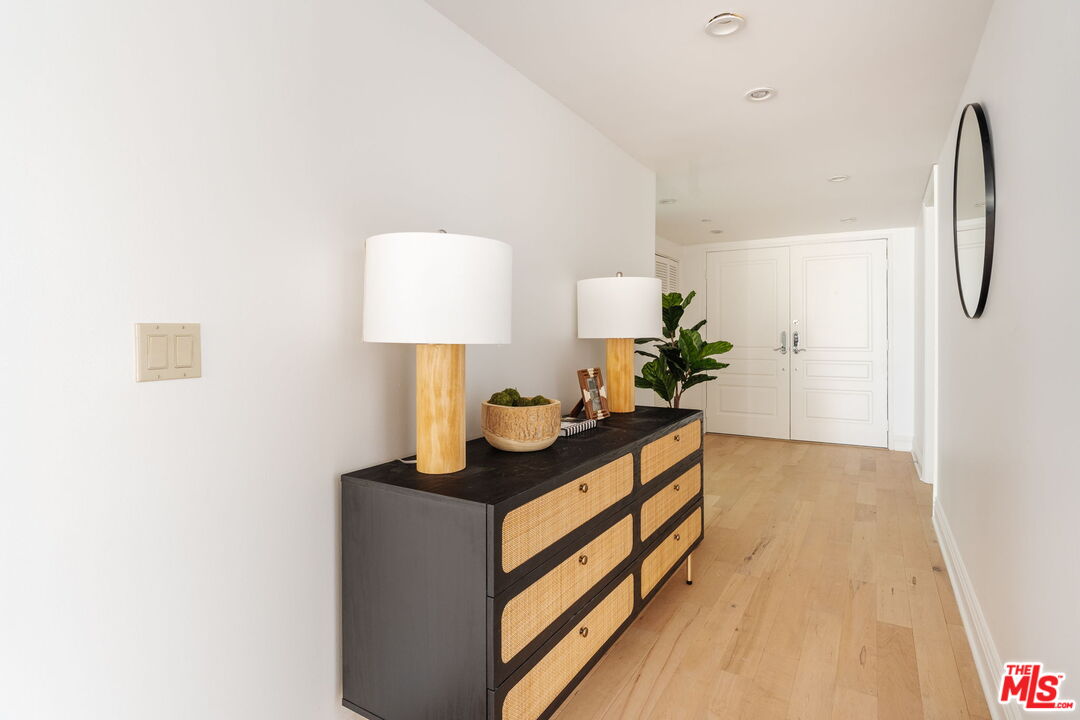 11749 Goshen Ave Unit: 201