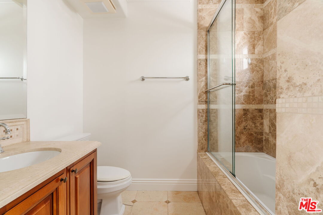 11749 Goshen Ave Unit: 202