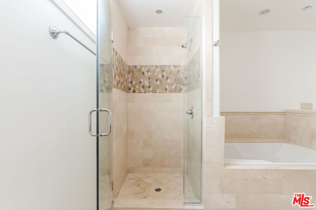 11749 Goshen Ave Unit: 202