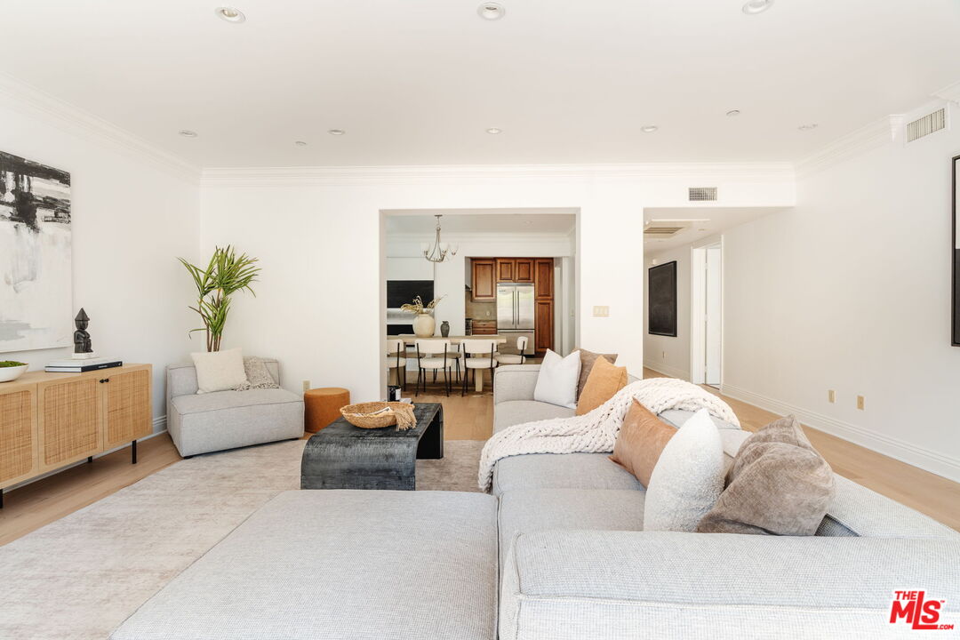 11749 Goshen Ave Unit: 202