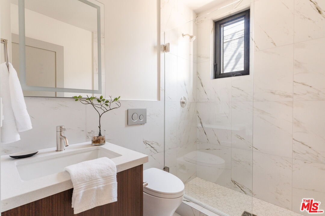 1051 N Spaulding Ave Unit: B