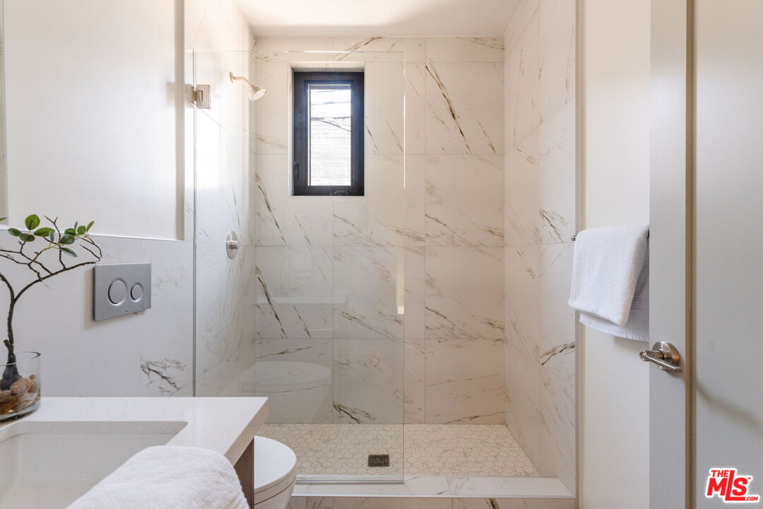 1051 N Spaulding Ave Unit: B
