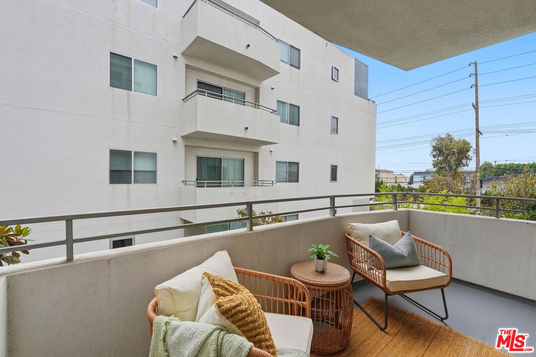 1700 Sawtelle Blvd Unit: 219