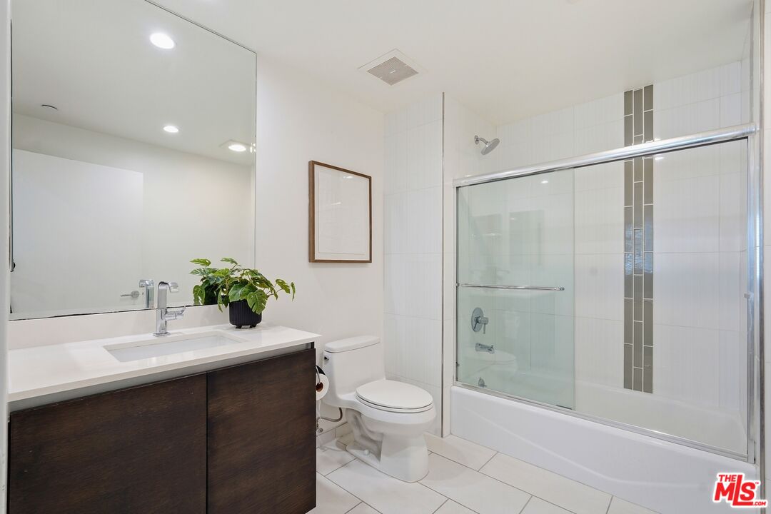 1700 Sawtelle Blvd Unit: 219