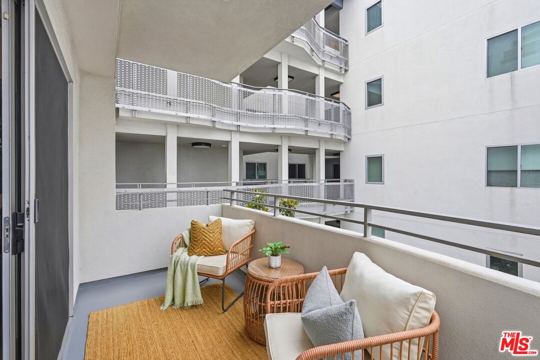 1700 Sawtelle Blvd Unit: 219