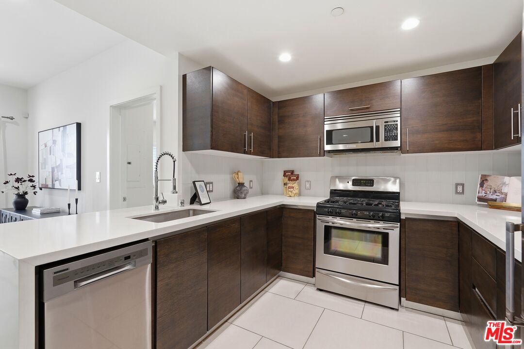 1700 Sawtelle Blvd Unit: 219