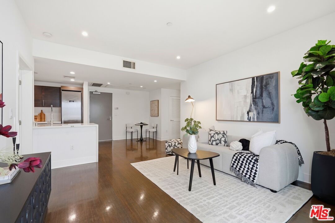 1700 Sawtelle Blvd Unit: 219