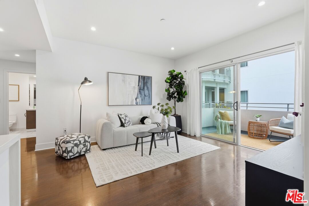 1700 Sawtelle Blvd Unit: 219