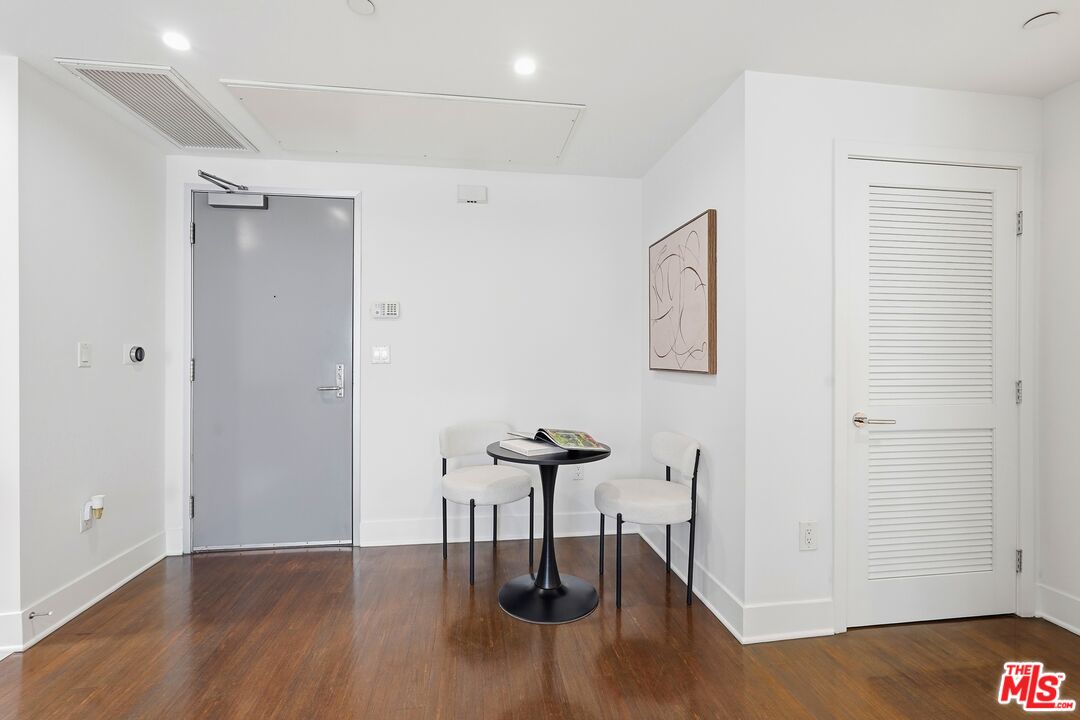 1700 Sawtelle Blvd Unit: 219