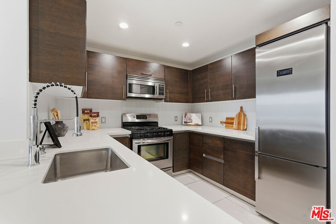 1700 Sawtelle Blvd Unit: 219