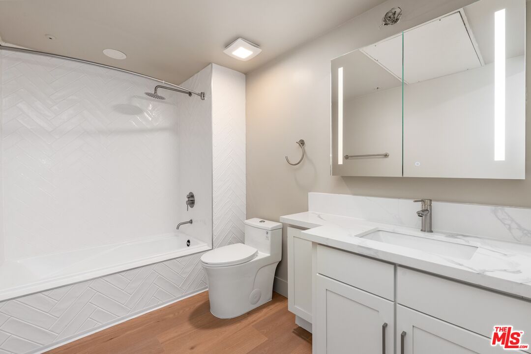 11011 Huston St Unit: 212