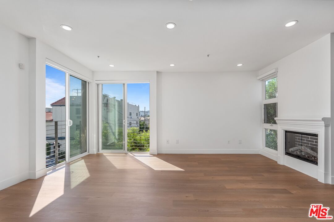 11011 Huston St Unit: 212
