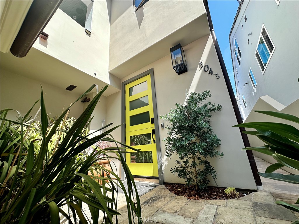 504 Fernleaf Avenue B