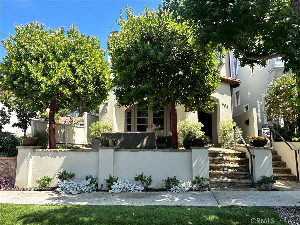 504 Fernleaf Avenue B