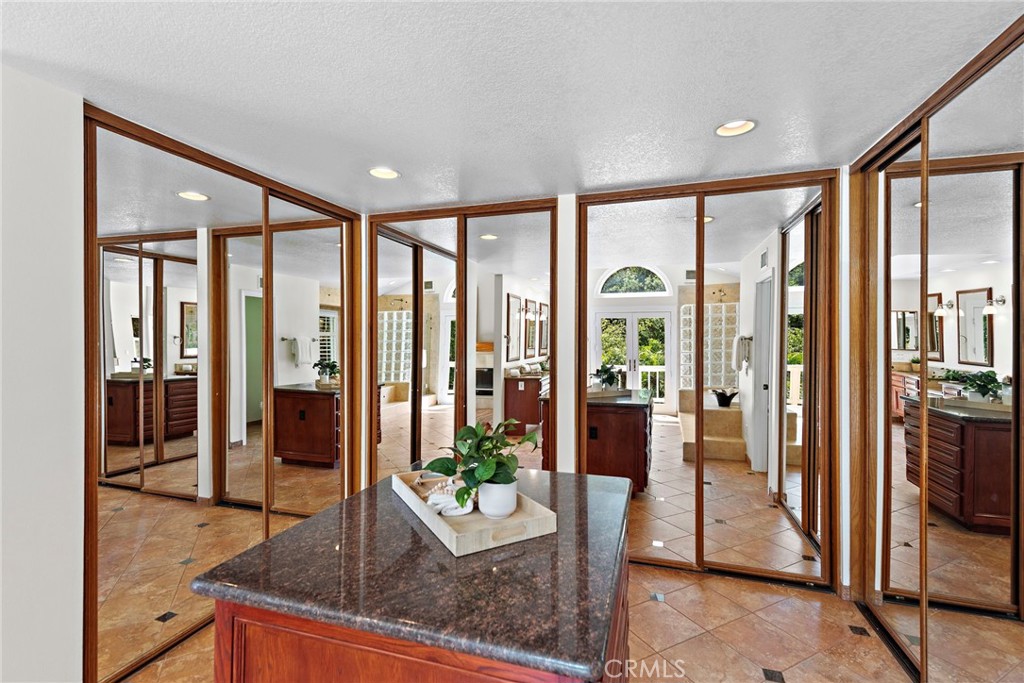 25122 Black Horse Lane