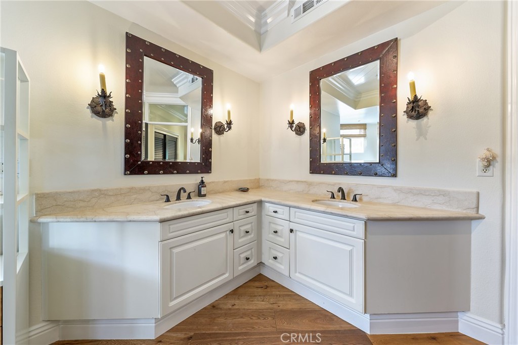 90 Plaza De Las Flores