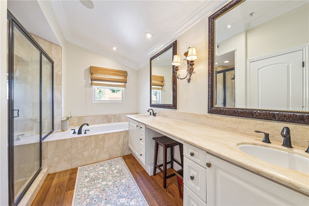 90 Plaza De Las Flores