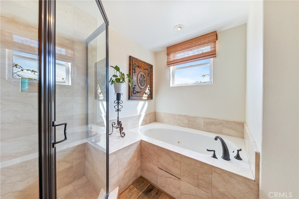 90 Plaza De Las Flores