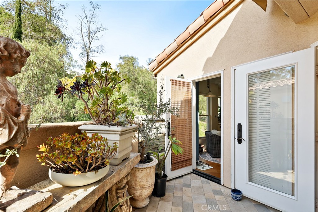 90 Plaza De Las Flores