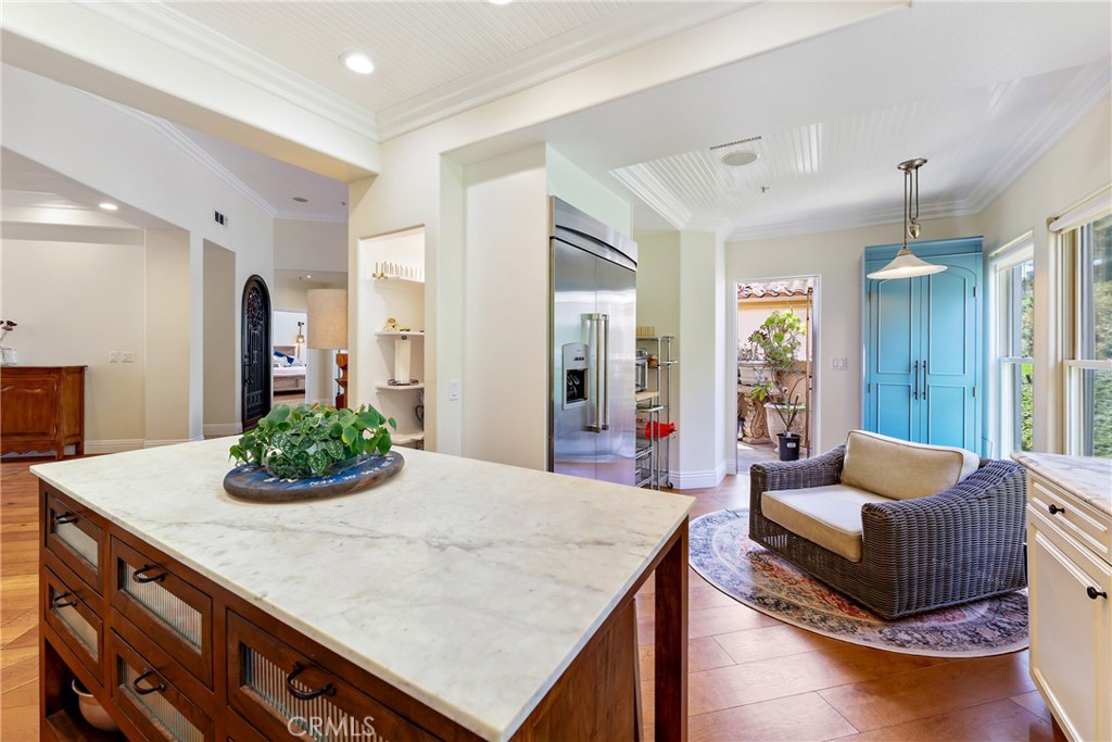 90 Plaza De Las Flores