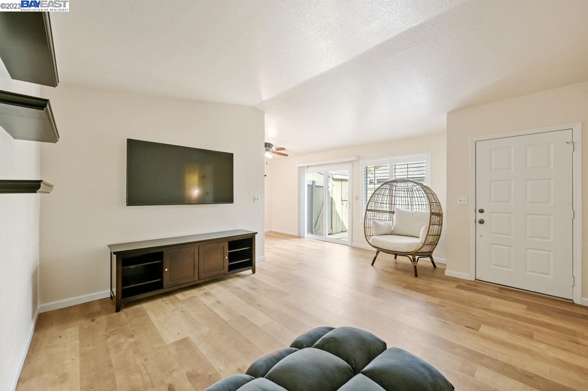 455 Peerless Way # 10