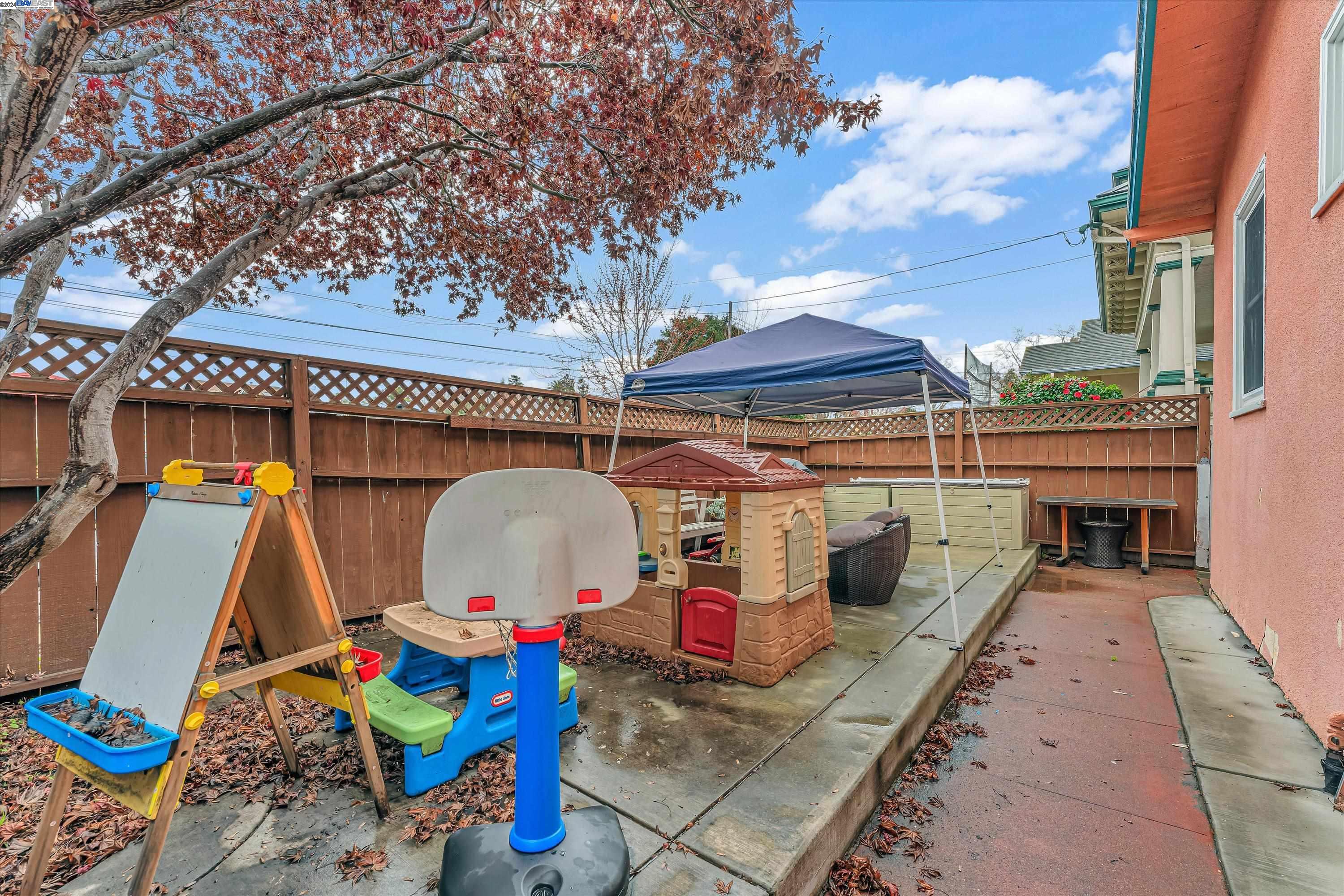 728 Taylor Ave
