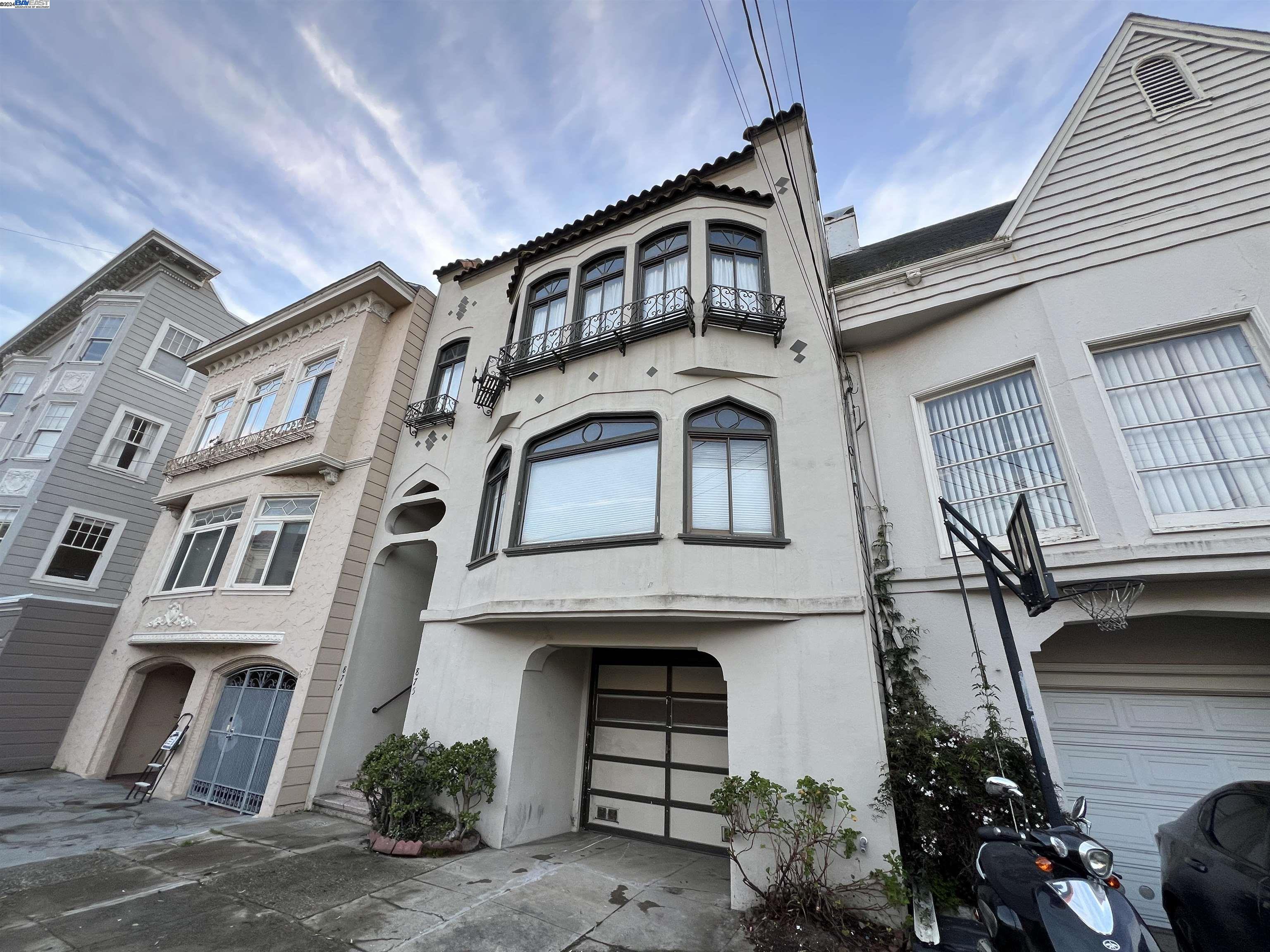 875-77 31st Ave