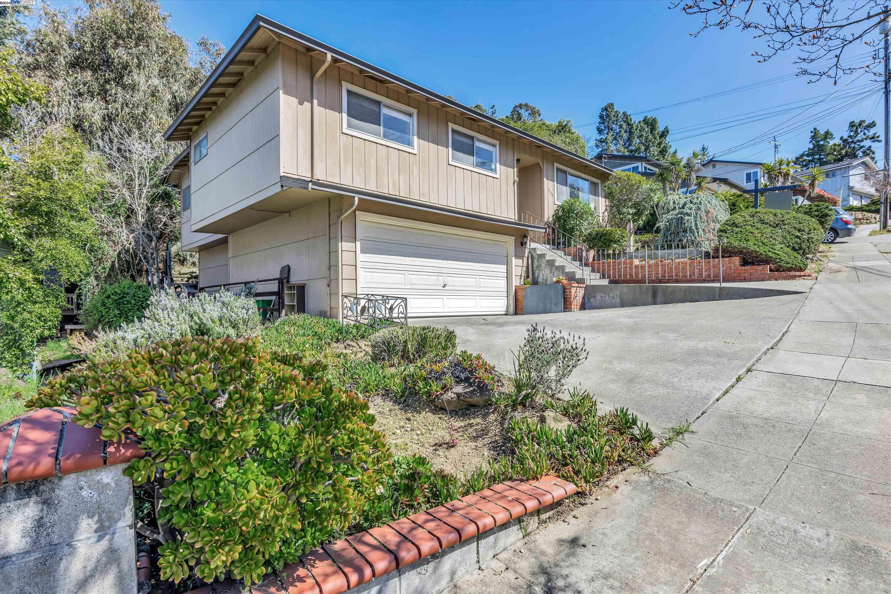 5308 Camino Alta Mira