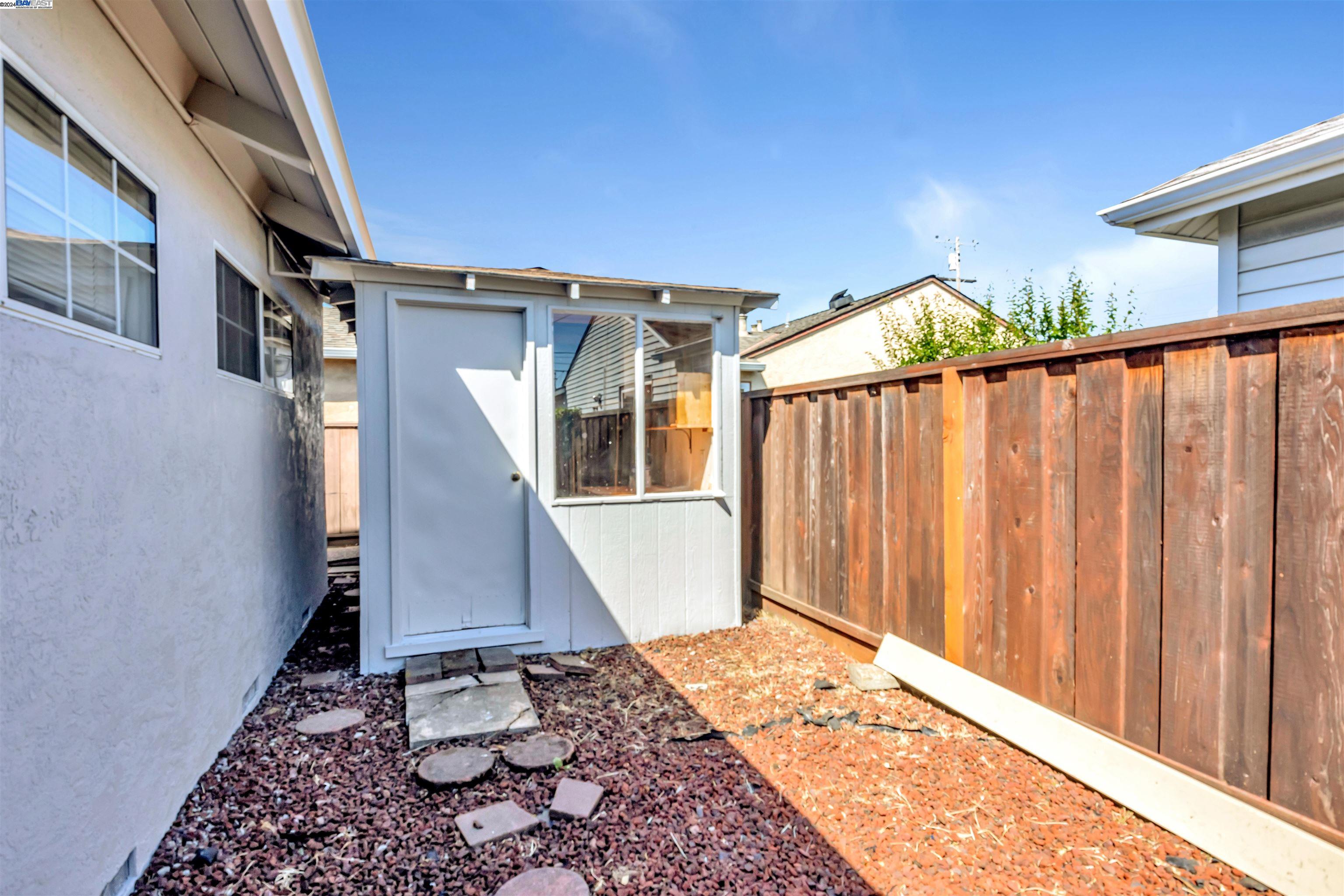 3583 Del Monte Way