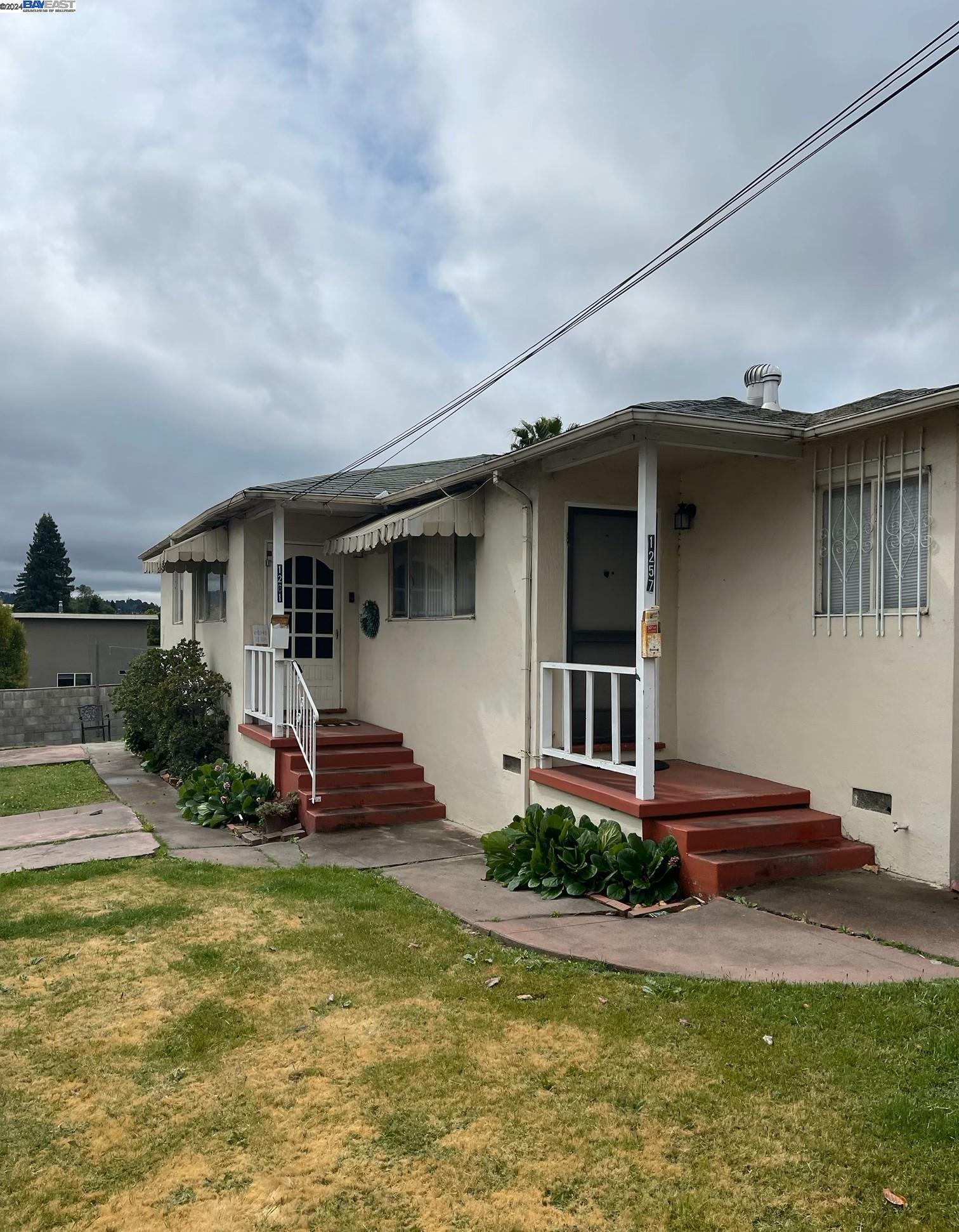 1257 Apple Ave