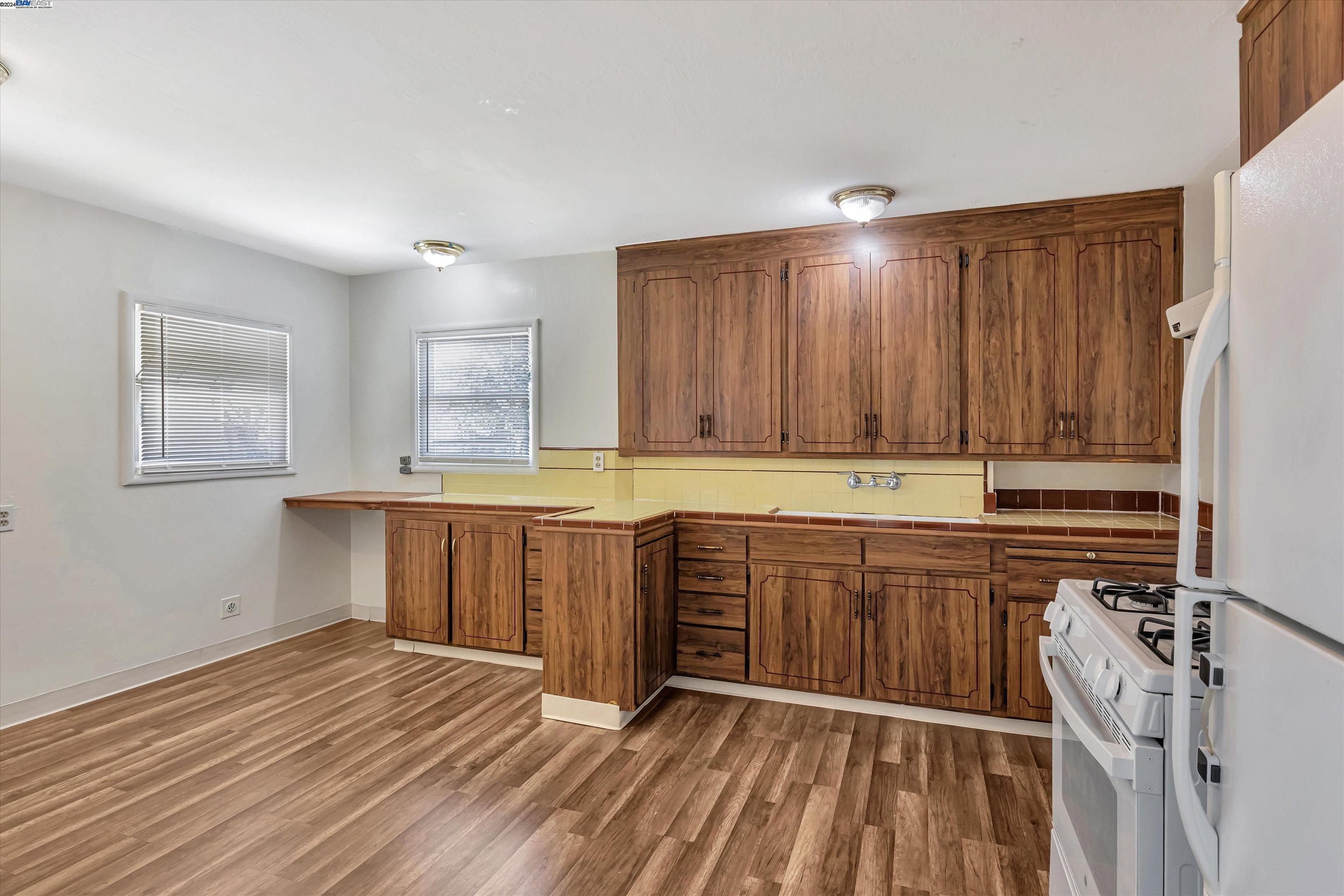 14885 Farnsworth