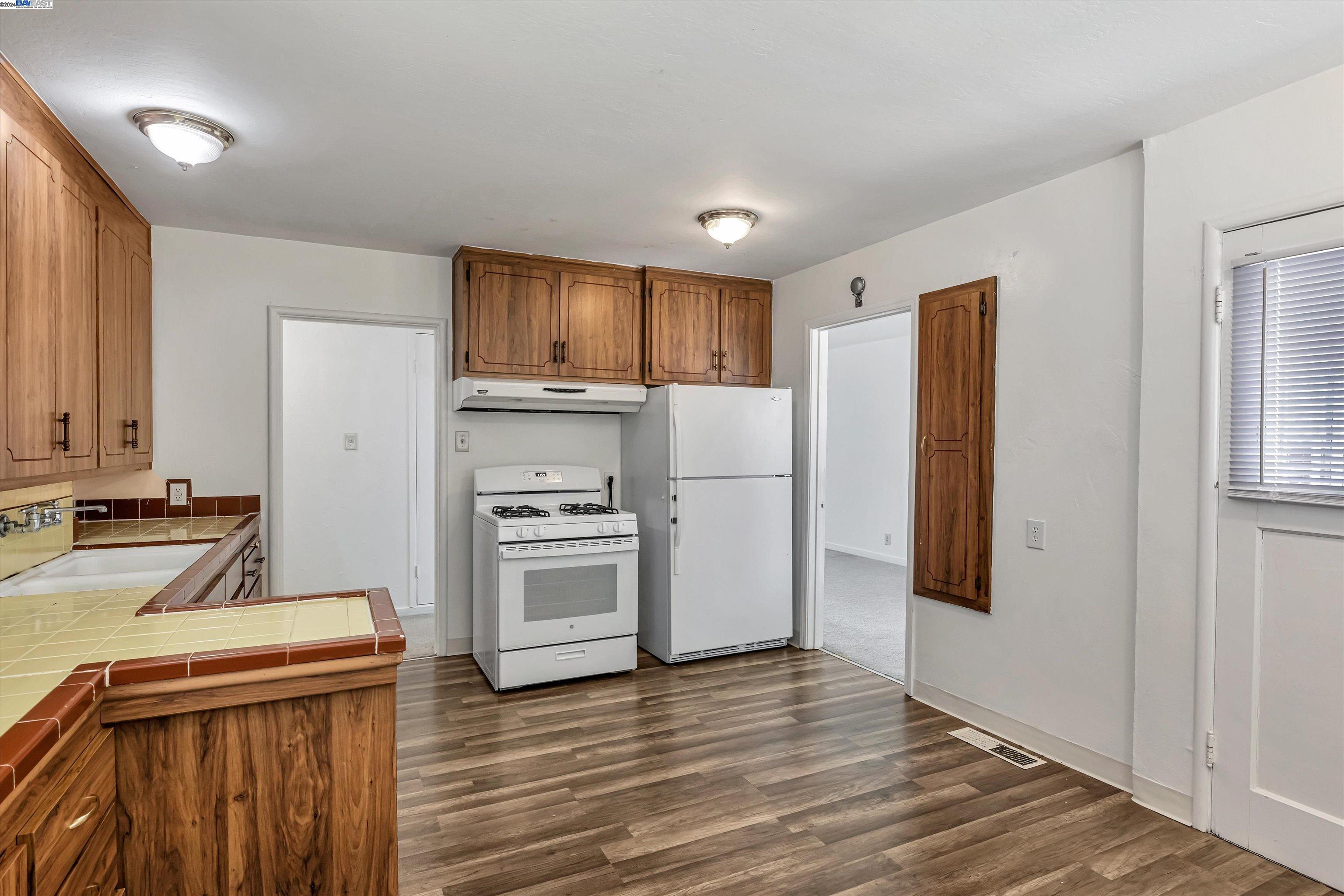 14885 Farnsworth