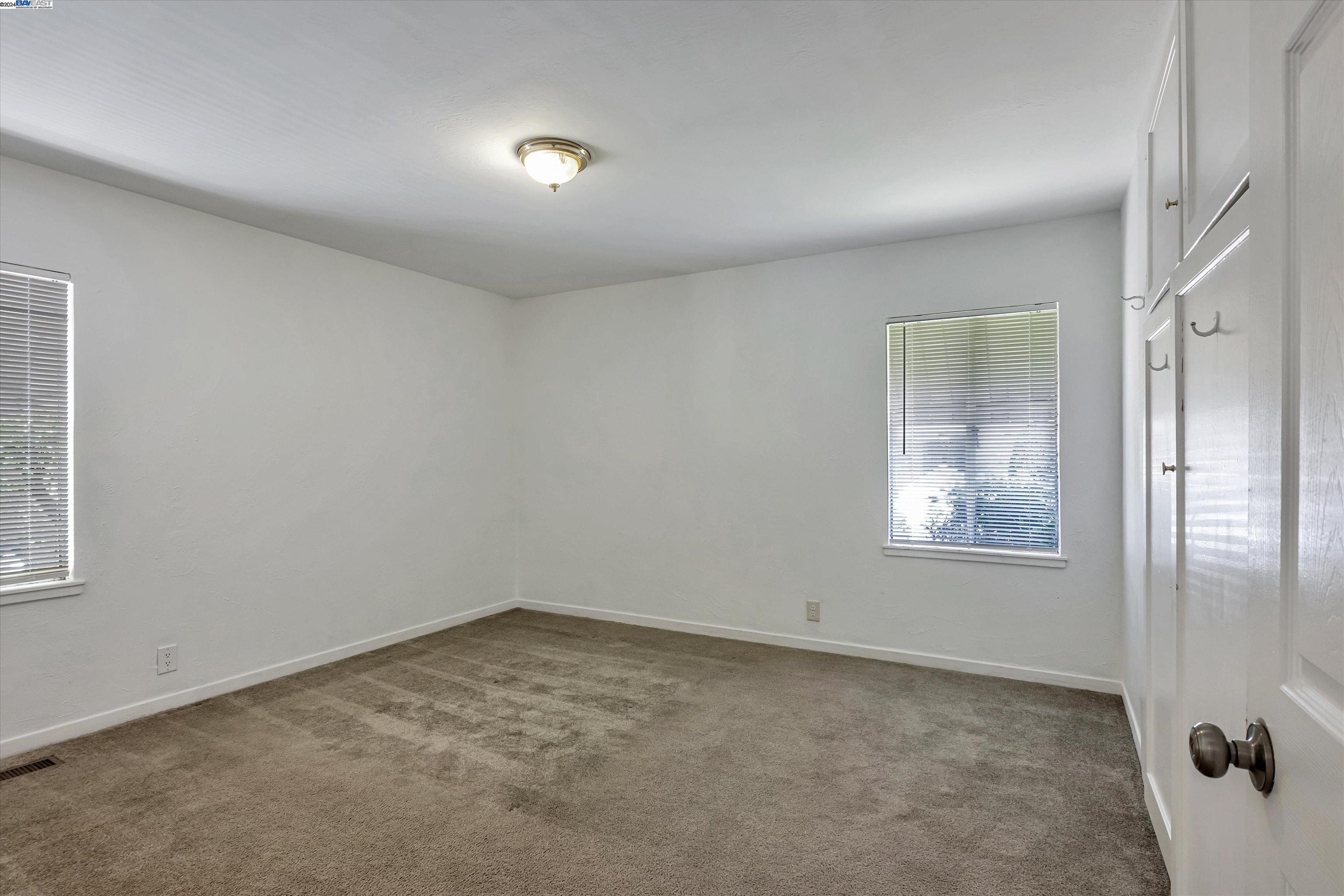 14885 Farnsworth