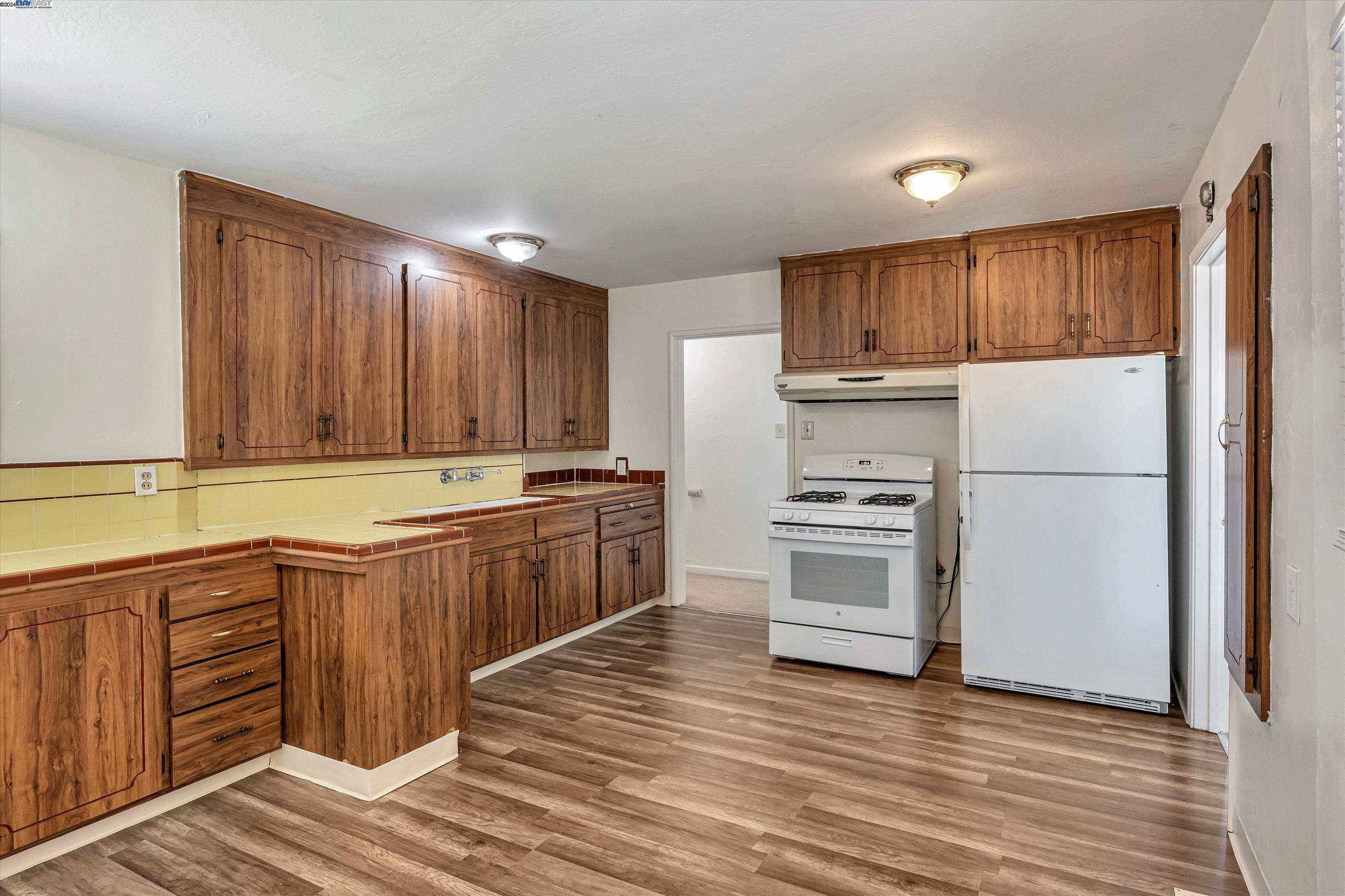 14885 Farnsworth