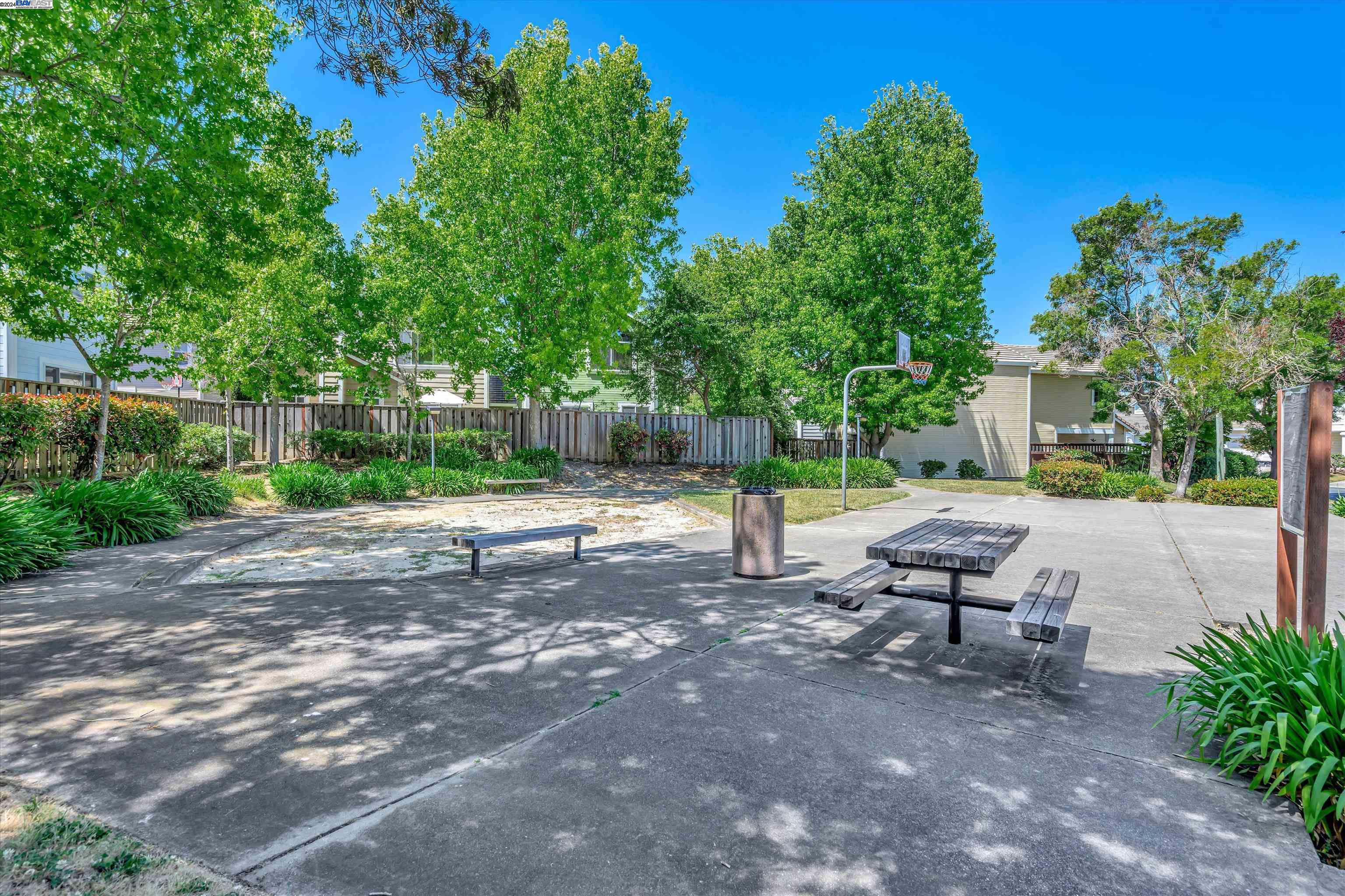 491 Dohrmann Ln
