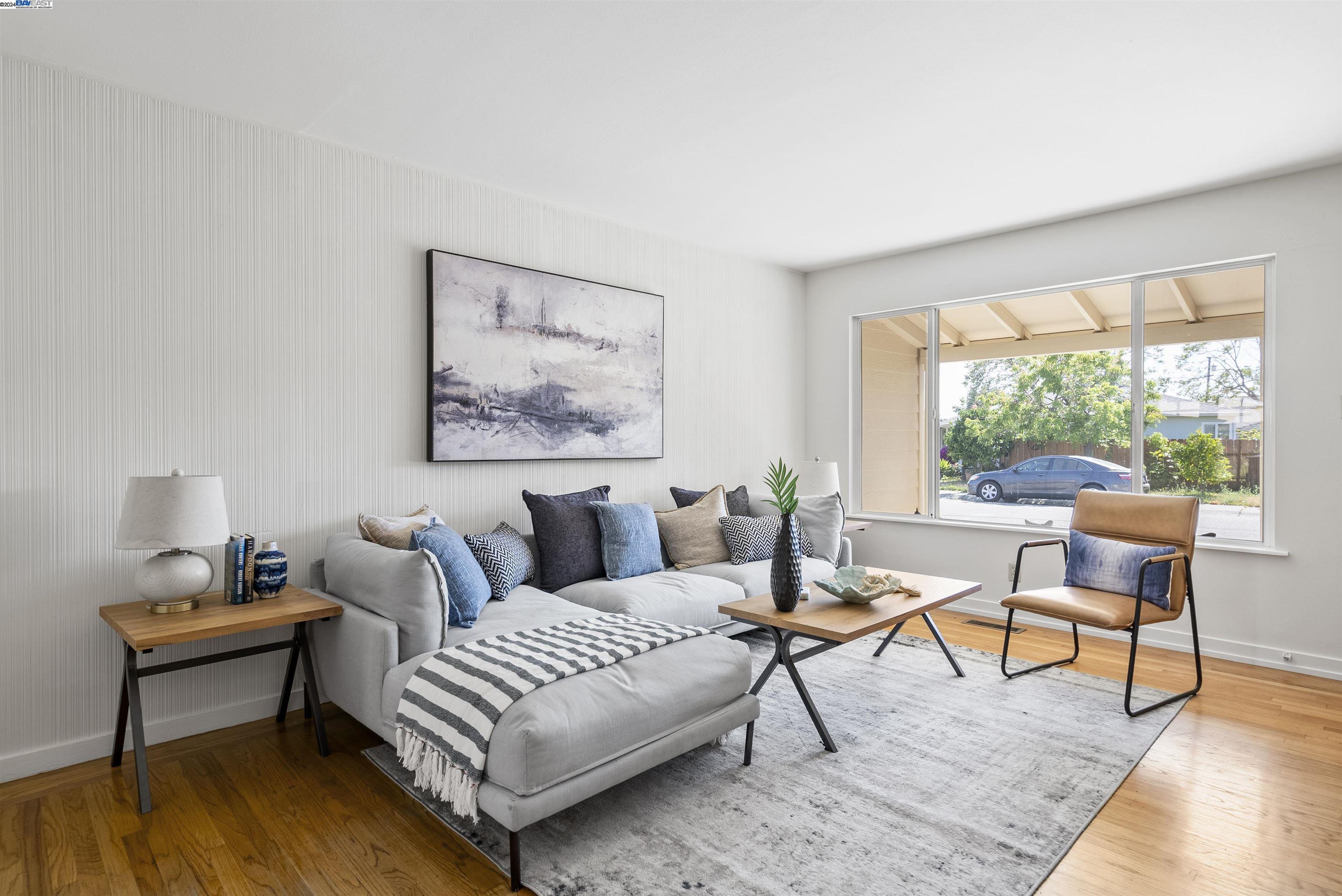 17282 Via La Jolla
