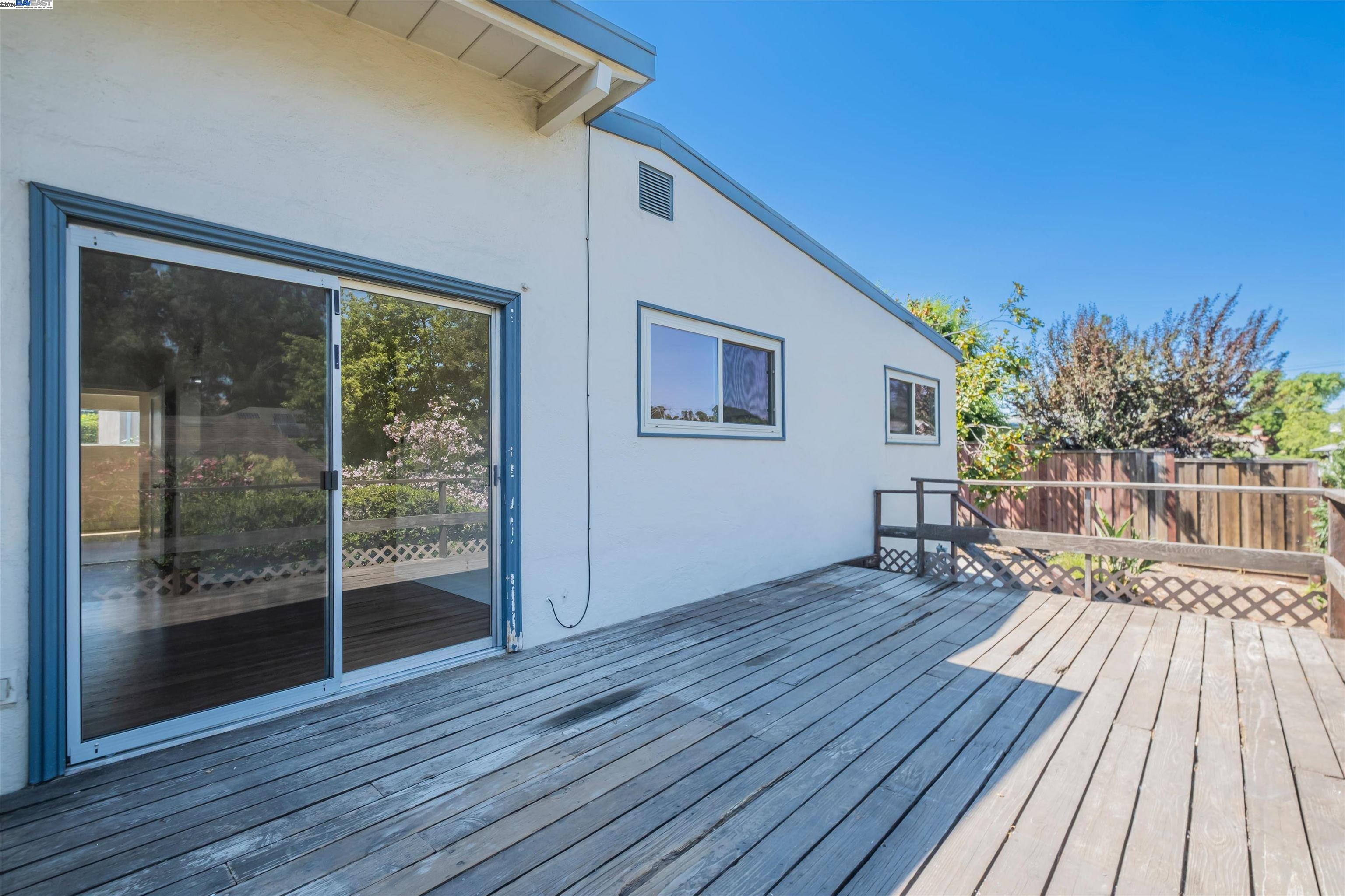 4284 David St