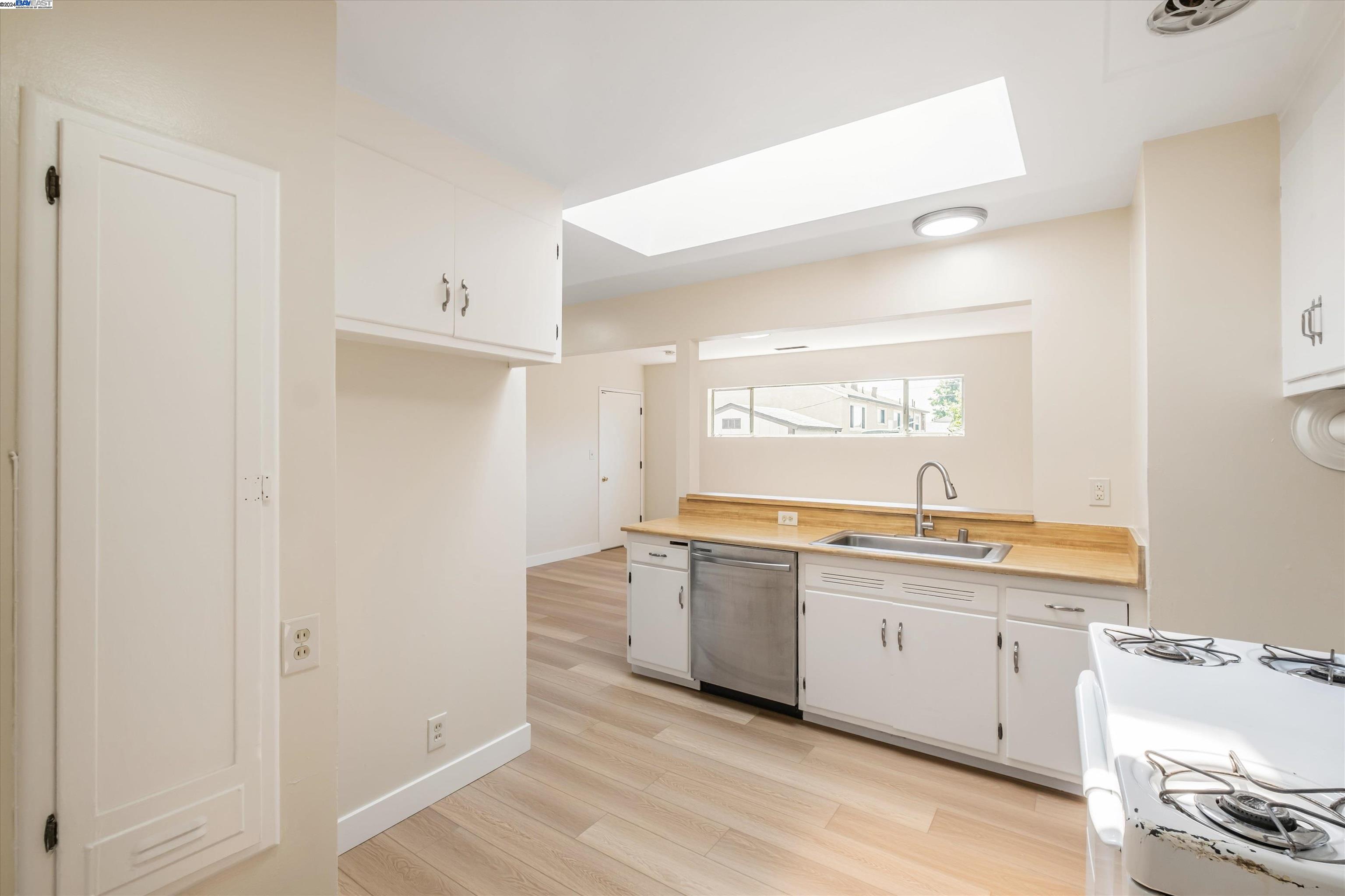 4284 David St