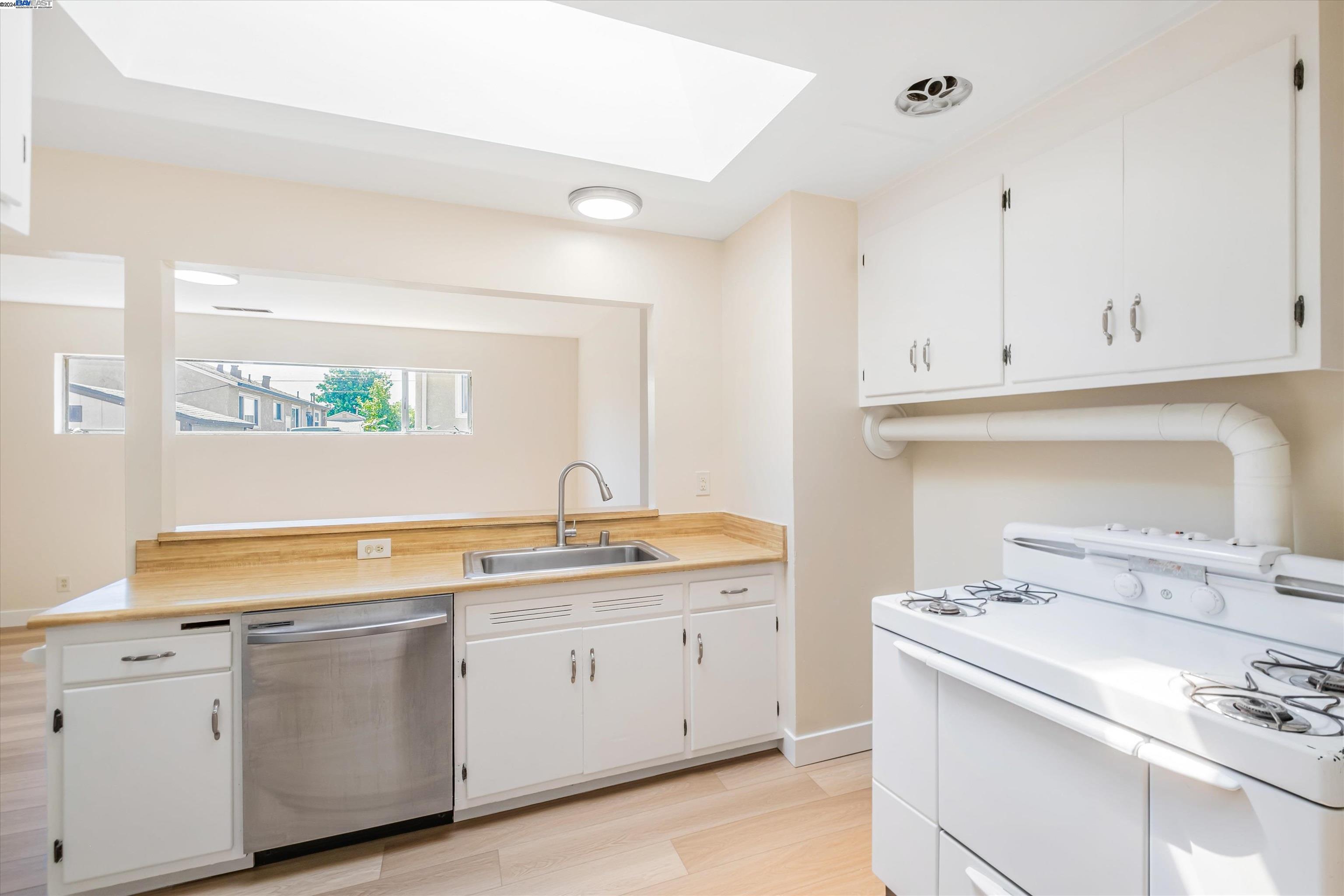 4284 David St