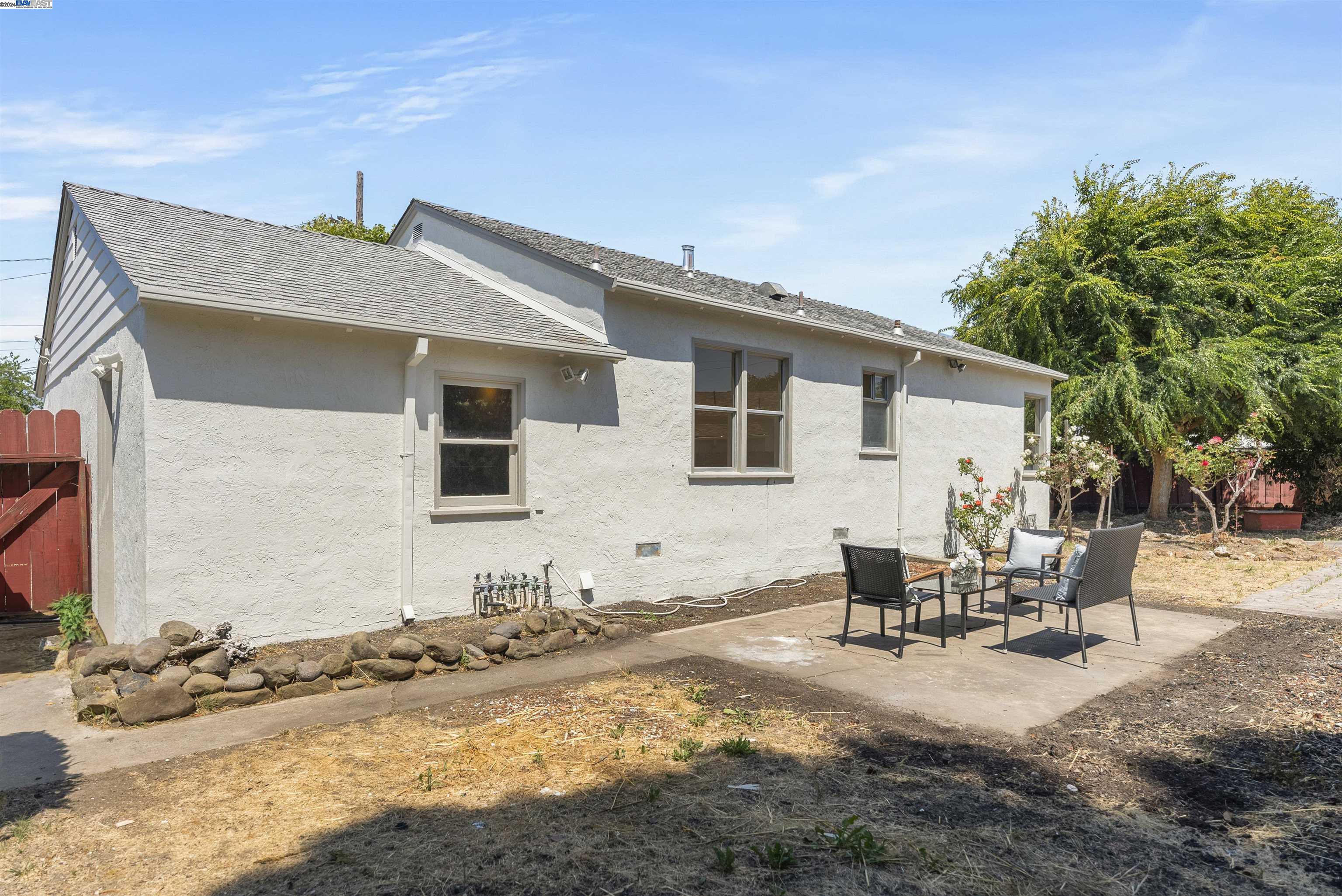 15127 Chapel Ct