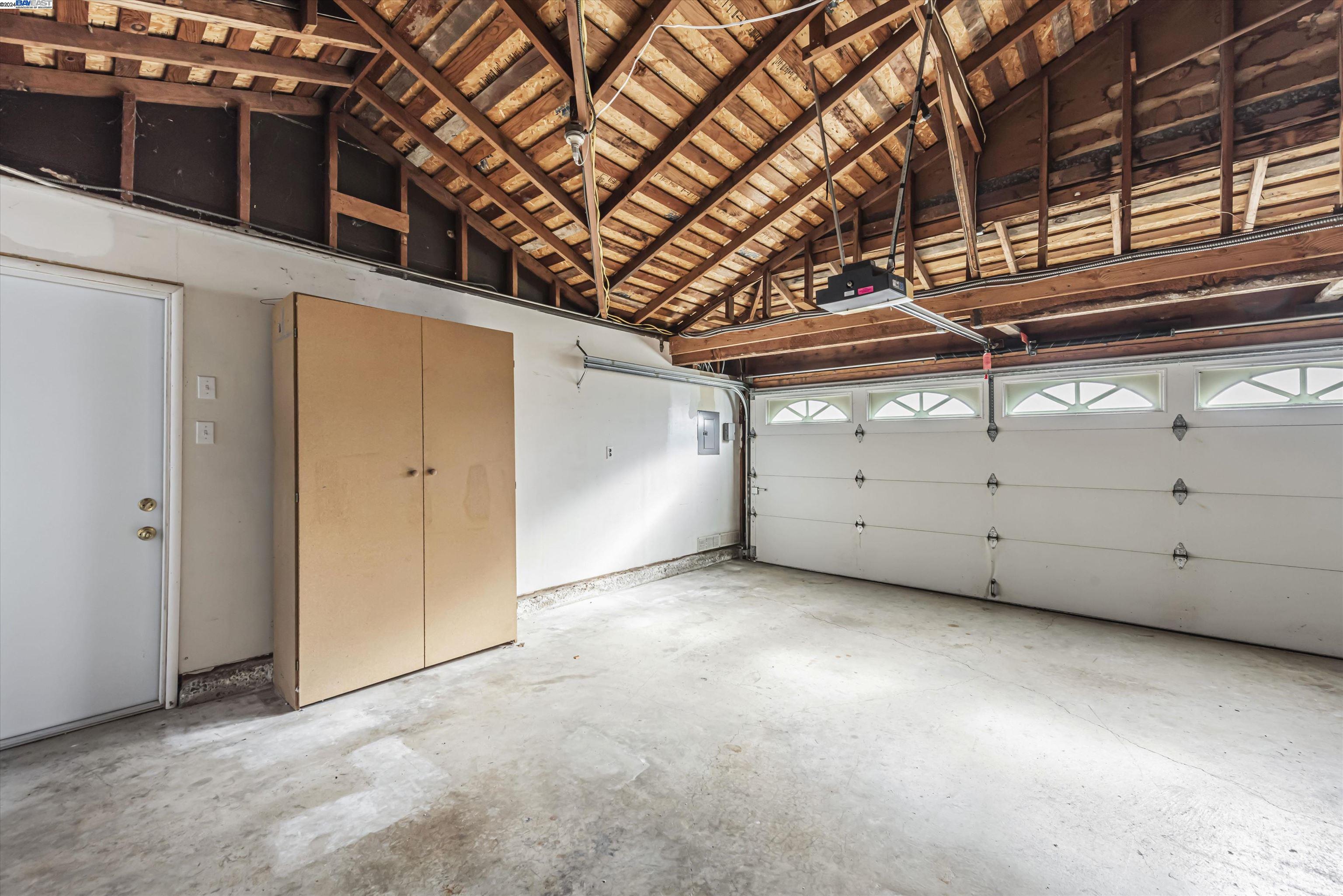 910 Emerald Ave
