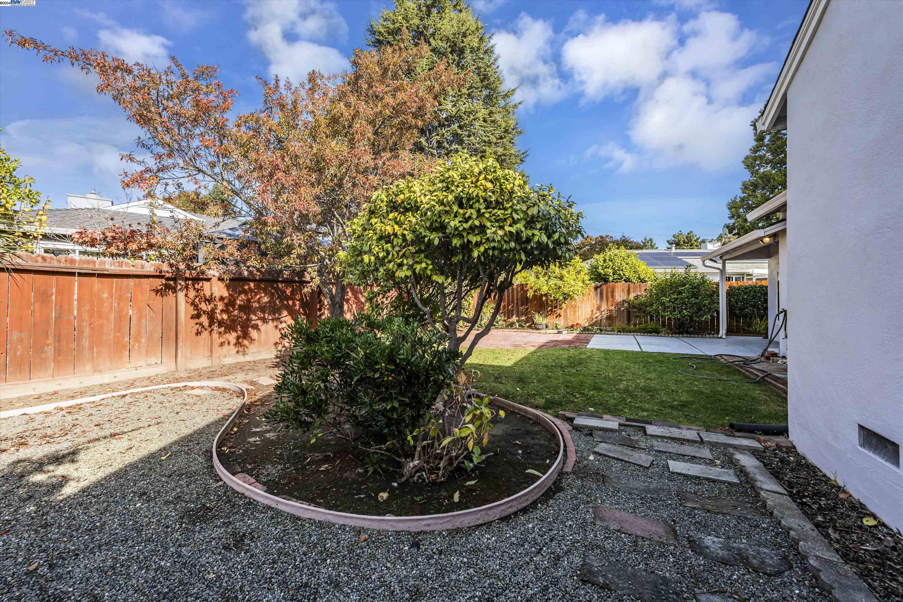 910 Emerald Ave