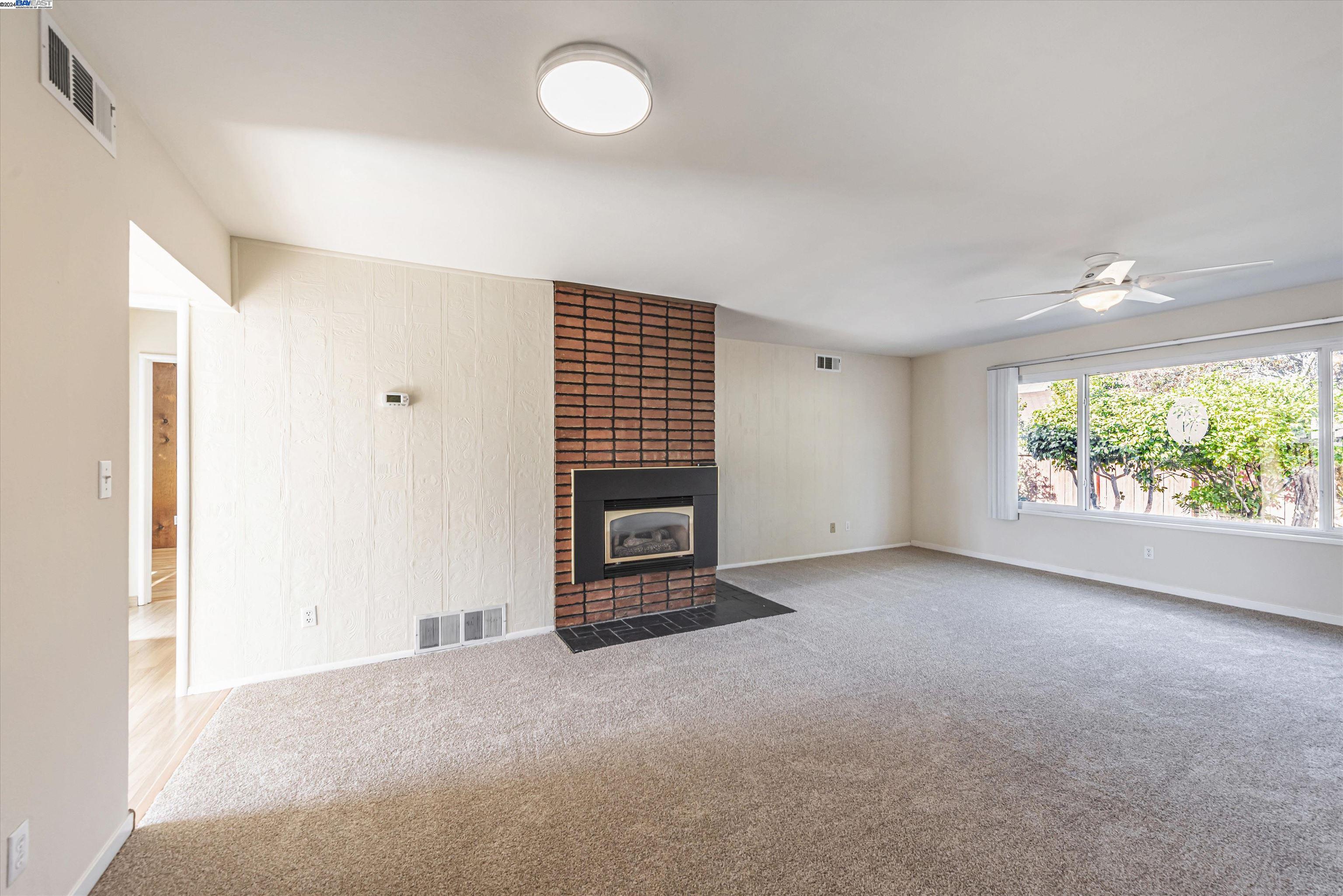 910 Emerald Ave