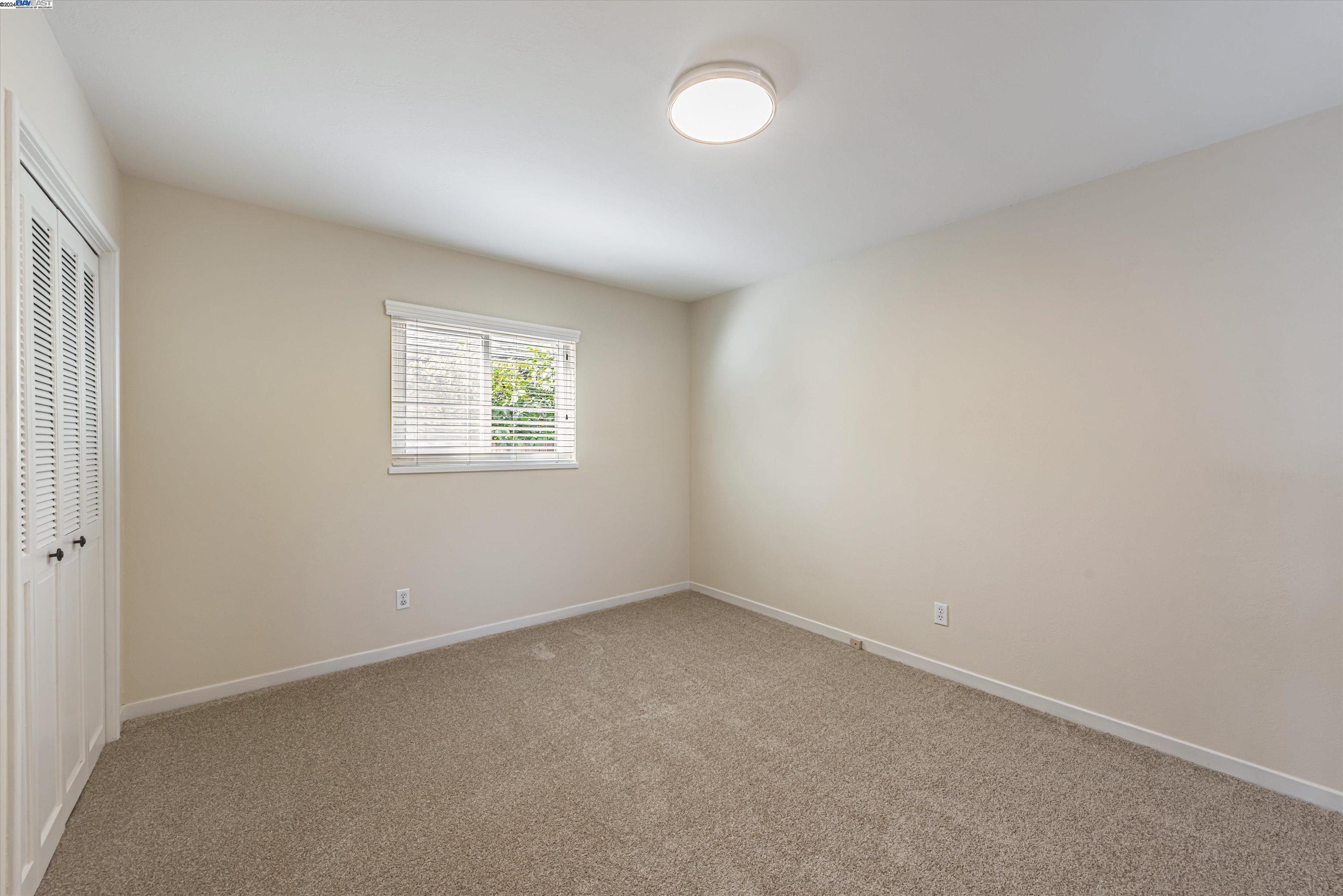 910 Emerald Ave