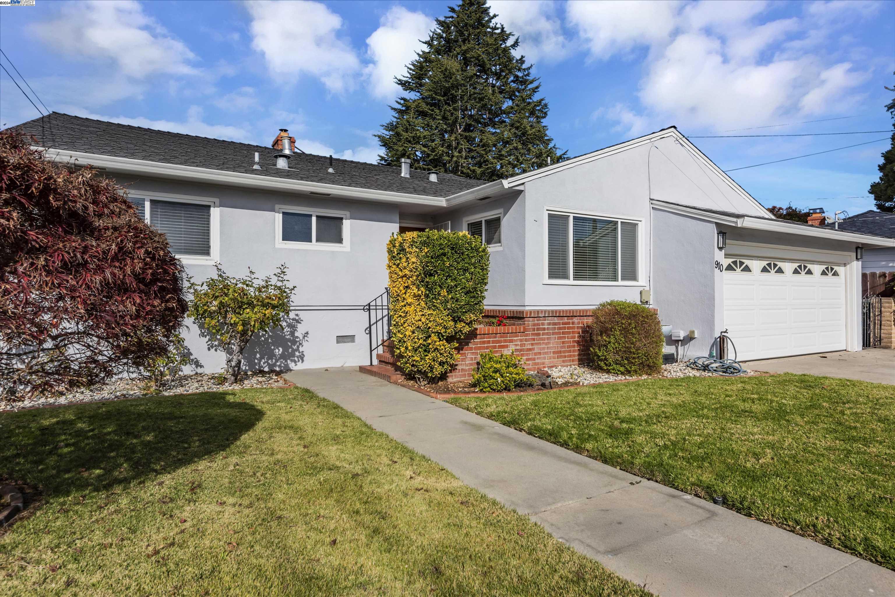 910 Emerald Ave