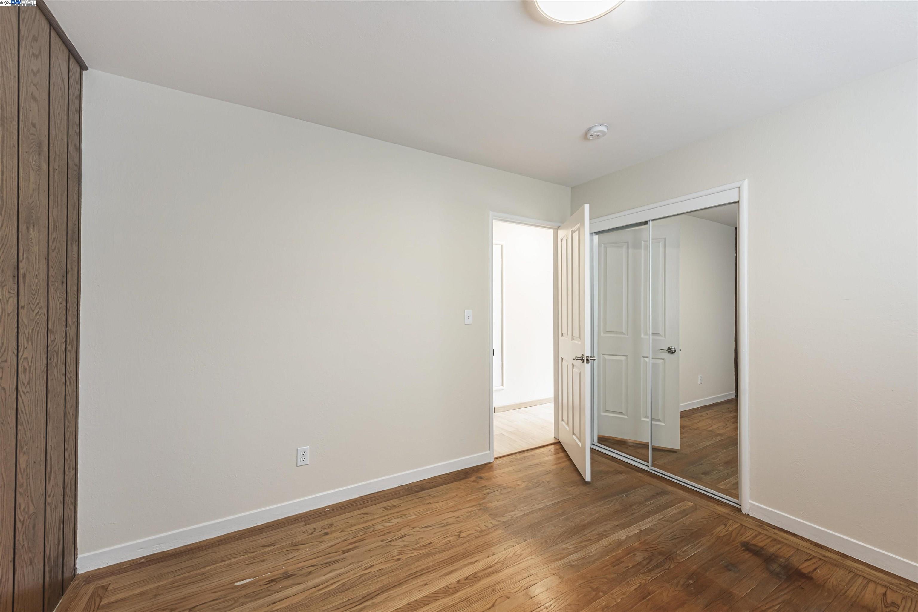 910 Emerald Ave