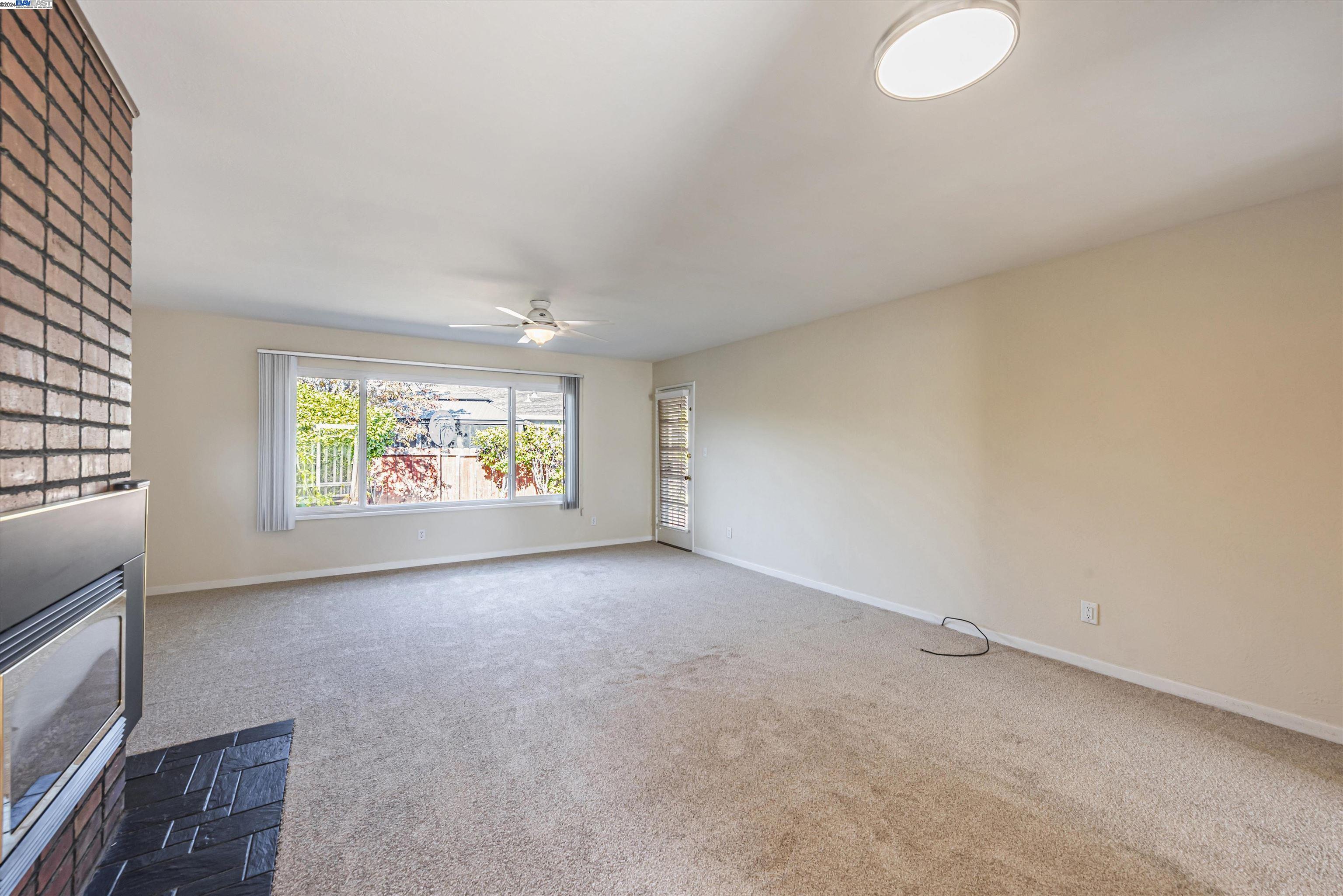 910 Emerald Ave